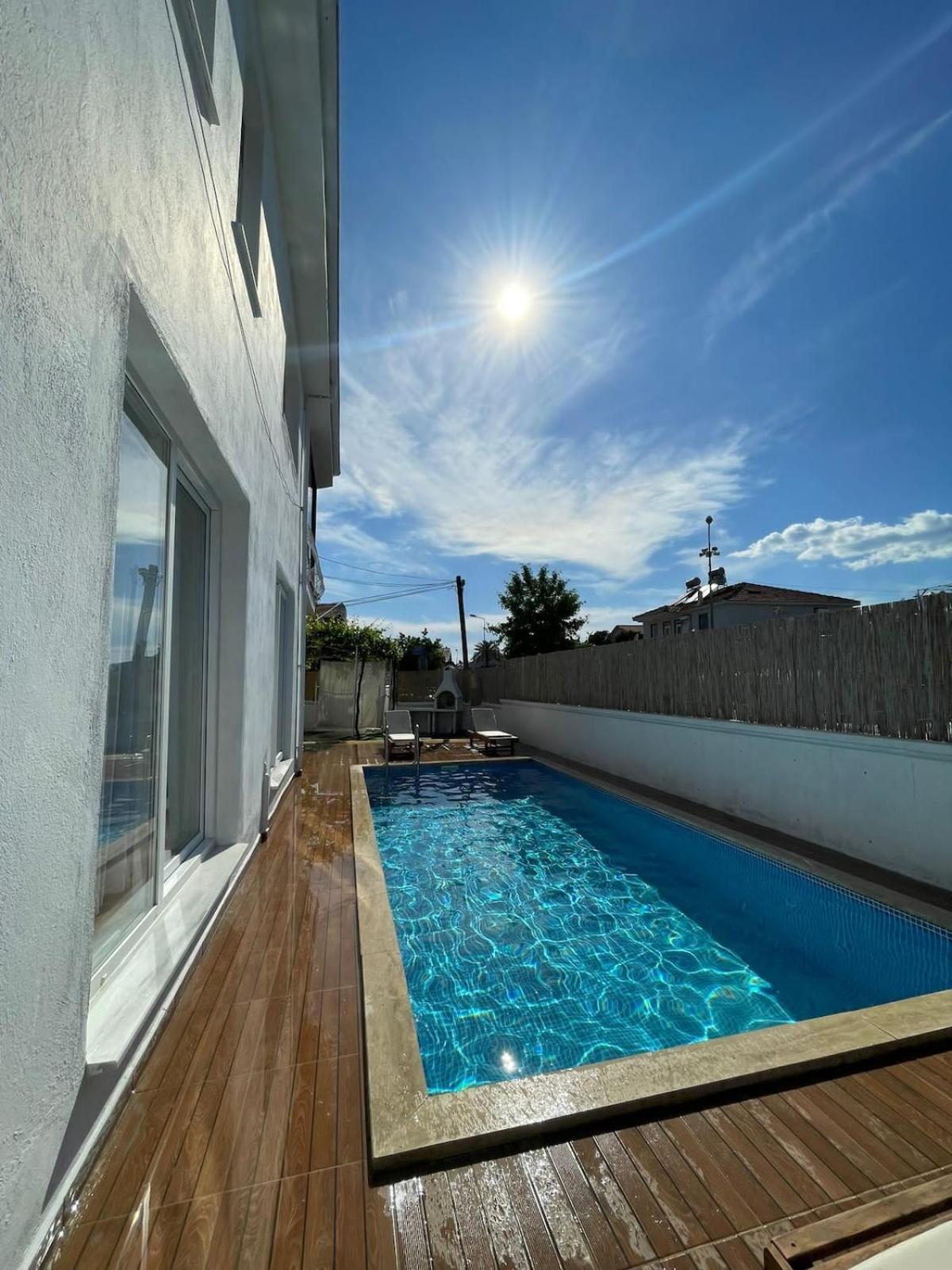 Poyraz With Private Pool - Tatil Evi